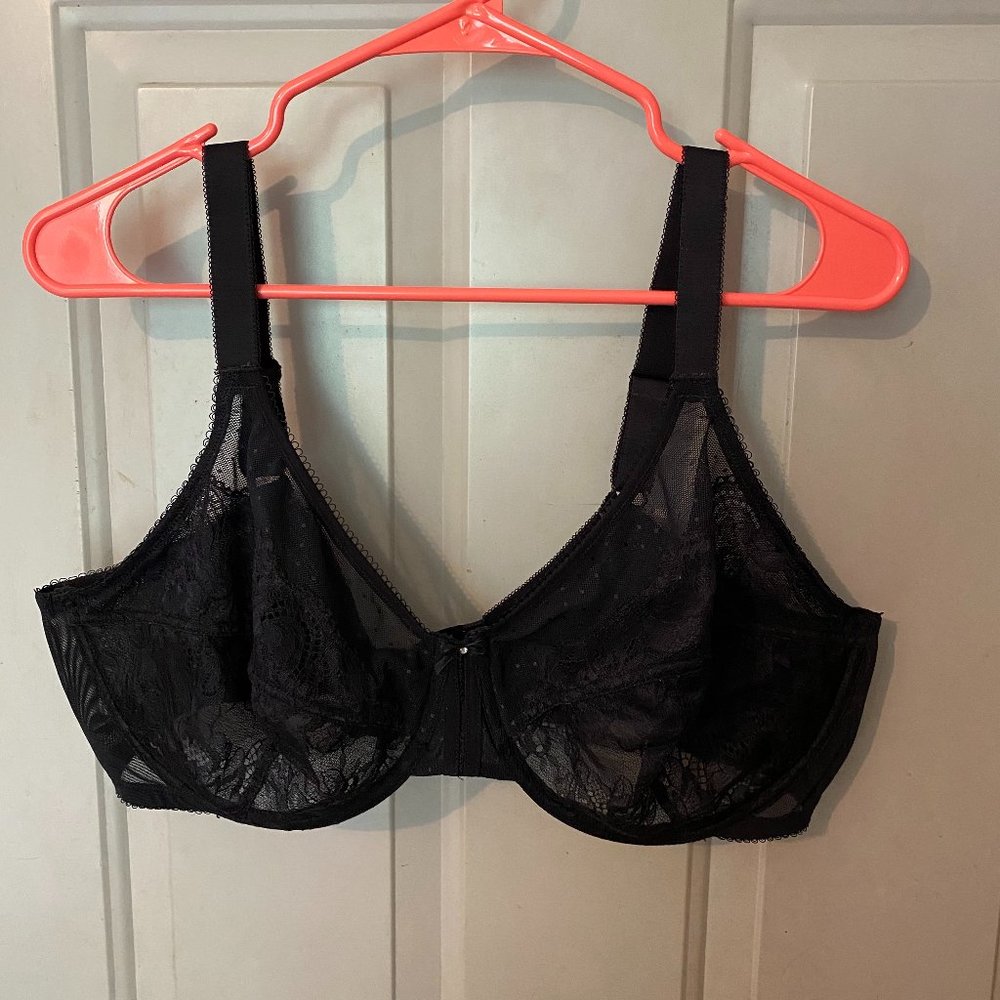 Vanity Fair EUC Black Bra is Size 42DD